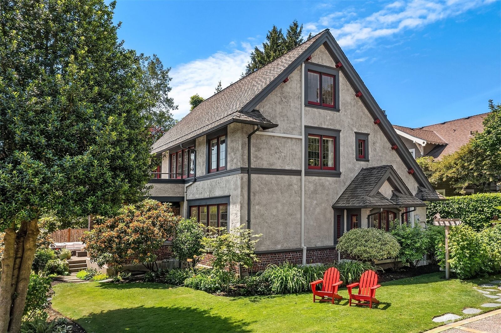 Property Photo:  3216 S Dose Terrace  WA 98144 