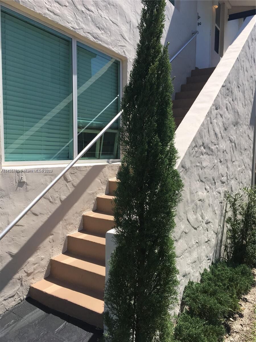 Property Photo: 508 NE 70th St 2nd Floor FL 33138