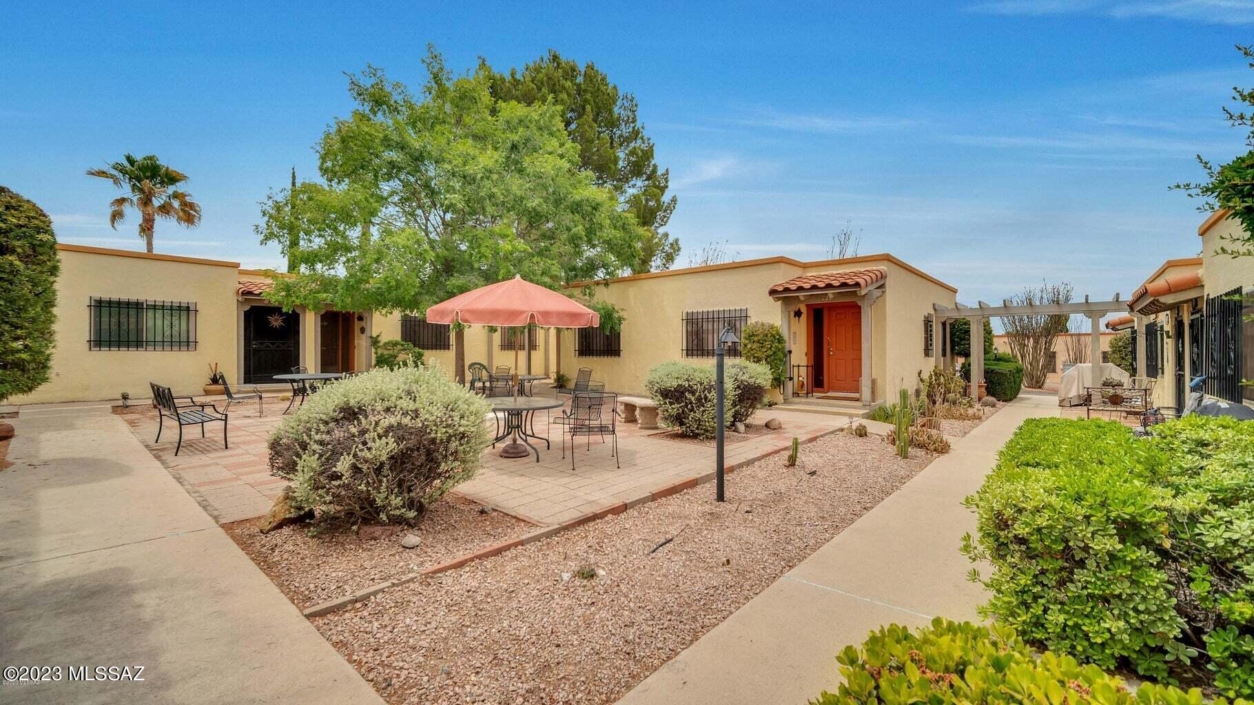 Property Photo: 105 W Calle Del Ano AZ 85614