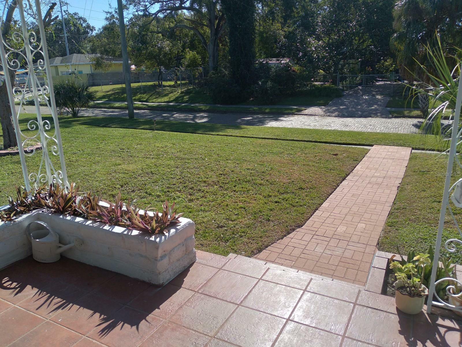 Property Photo: 3113 W Pine Street FL 33607