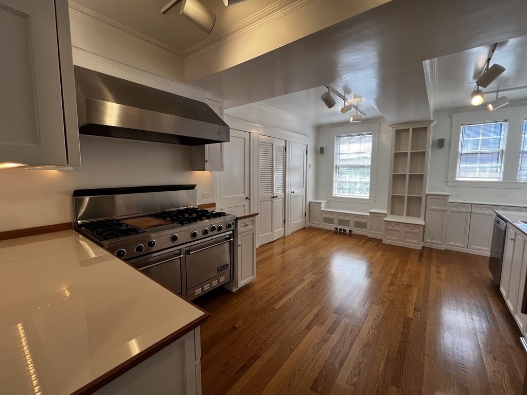 Property Photo: 987 Memorial Dr 472 MA 02138