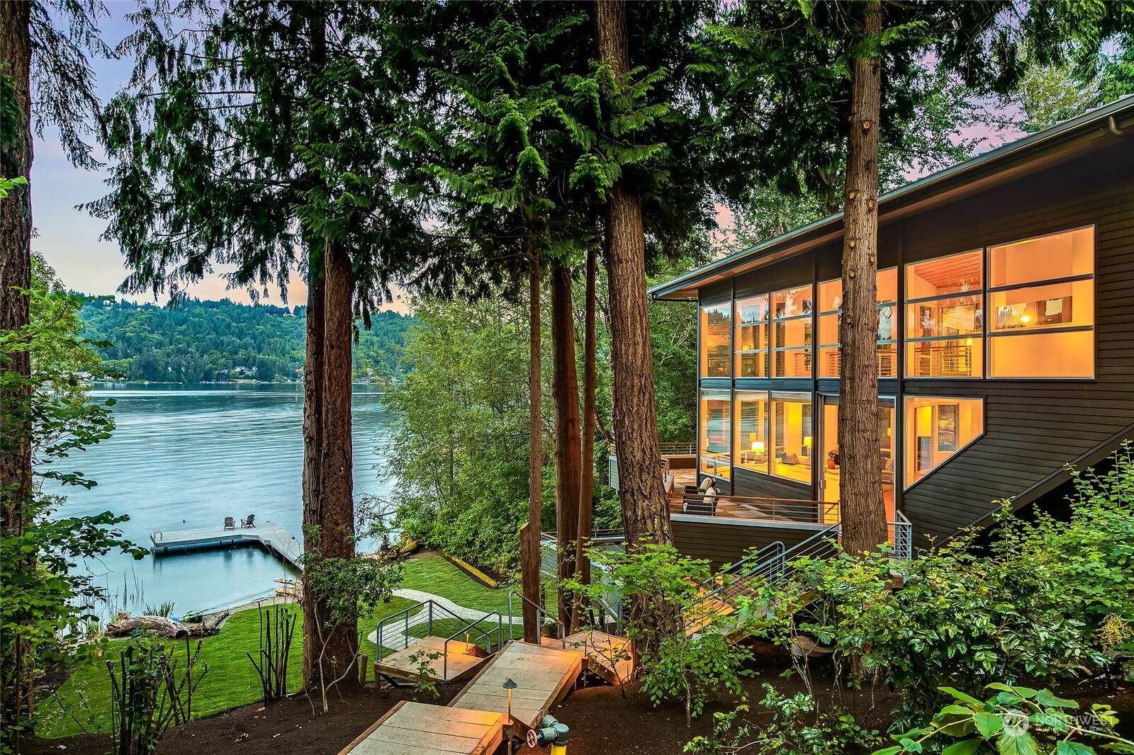 Property Photo: 2808 W Lake Sammamish Parkway NE WA 98052