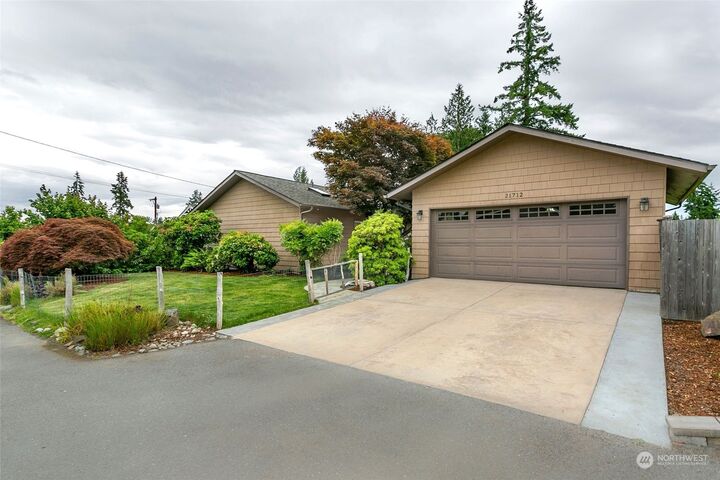 Property Photo:  21712 85th Place W  WA 98026 
