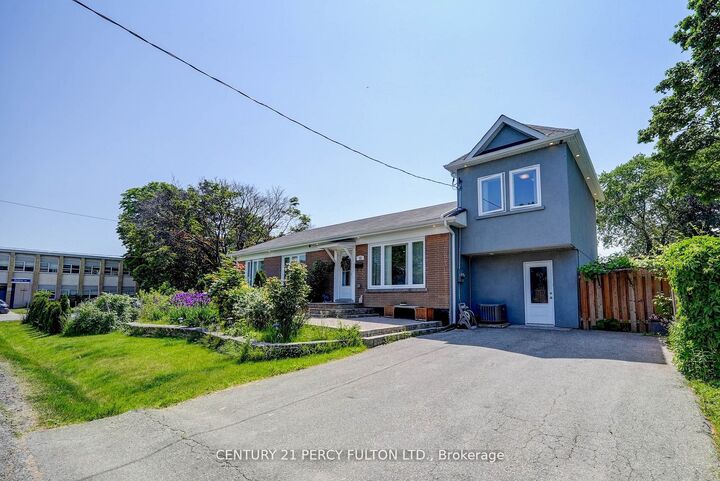 12 Rollins Pl  Toronto ON M9B 3Y4 photo