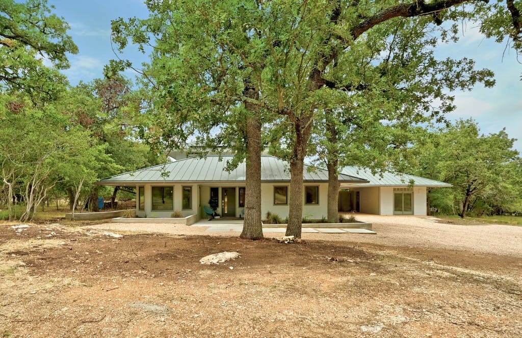 Property Photo: 107 Concord Circle TX 78737