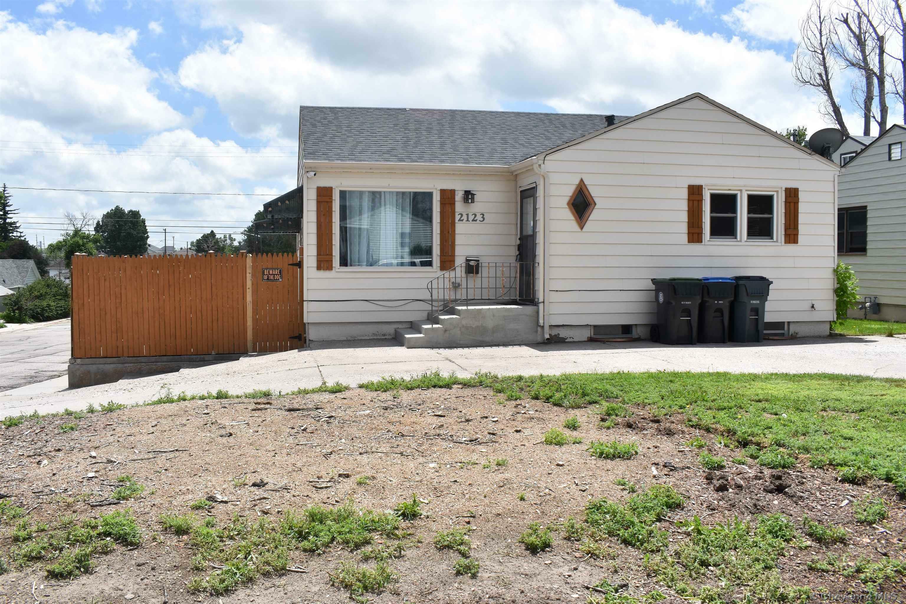 Property Photo:  2123 E 18th St  WY 82001 