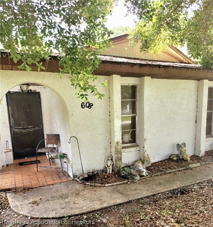 Property Photo:  608 Cherry Tree Drive  FL 33876 