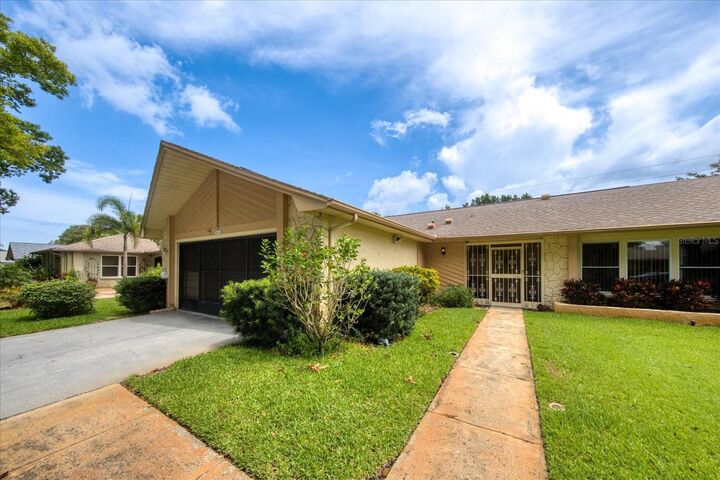 Property Photo:  1602 Glengarry Drive  FL 34684 