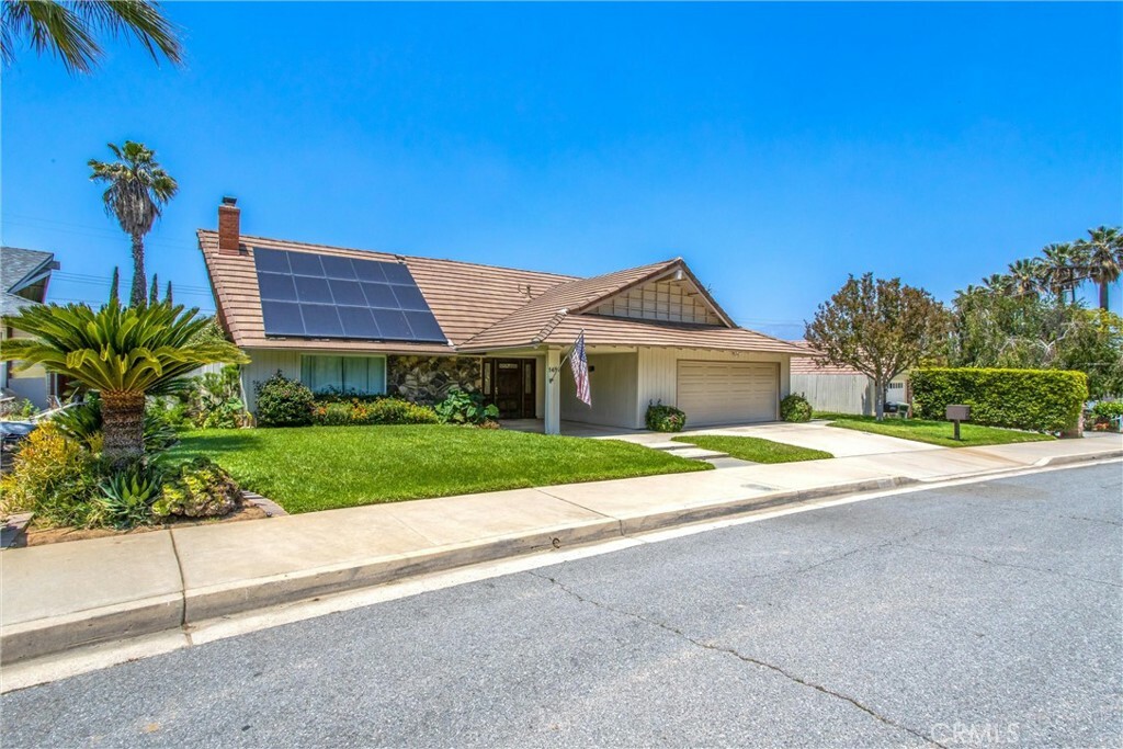 Property Photo:  1481 Pleasantview Drive  CA 92374 