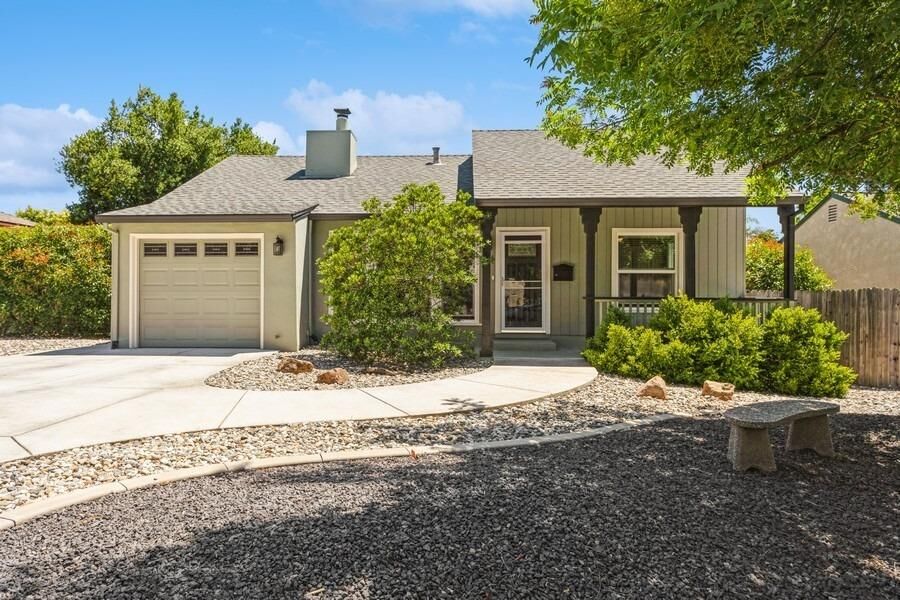 Property Photo: 3916 Loreto Way CA 95821