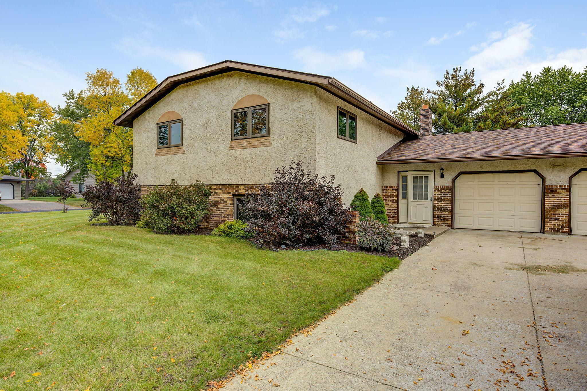 Property Photo:  845 Lasalle Place  MN 56301 