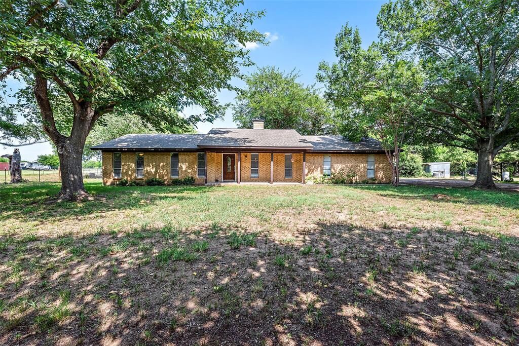 Property Photo:  2612 Collins Road  TX 76208 