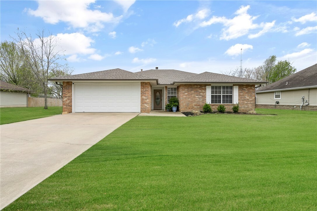 Property Photo:  1504 W Centennial Drive  AR 72758 