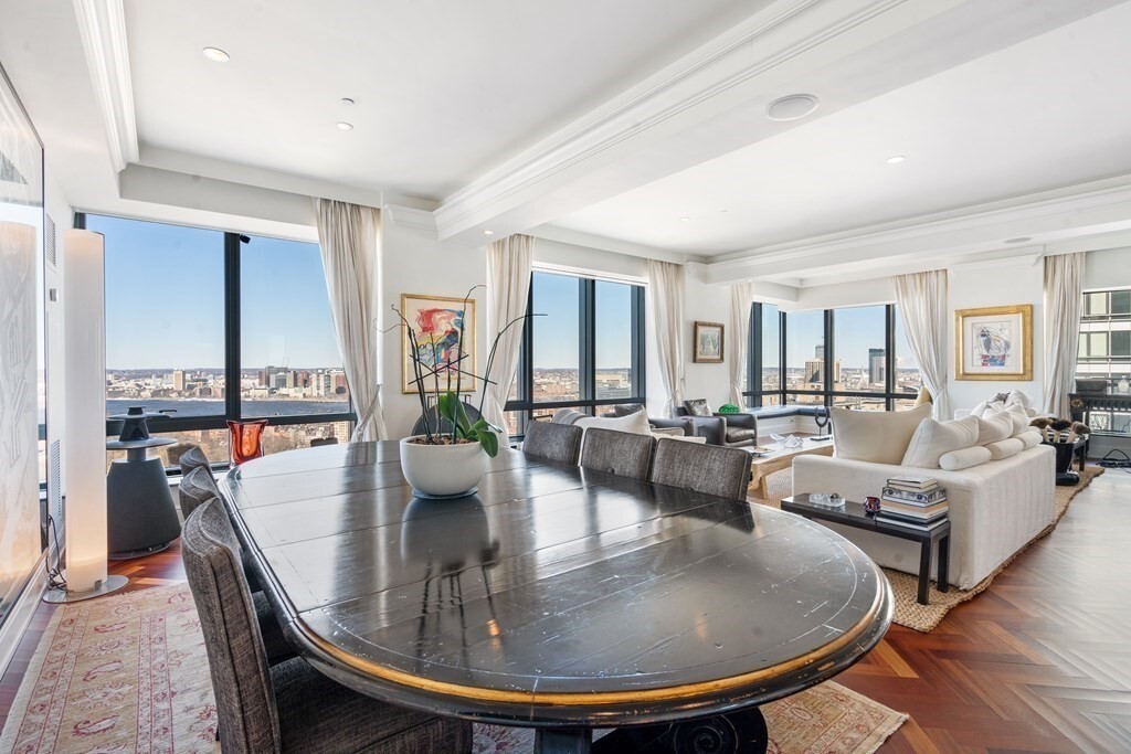 Property Photo:  2 Avery Street 30ef  MA 02111 