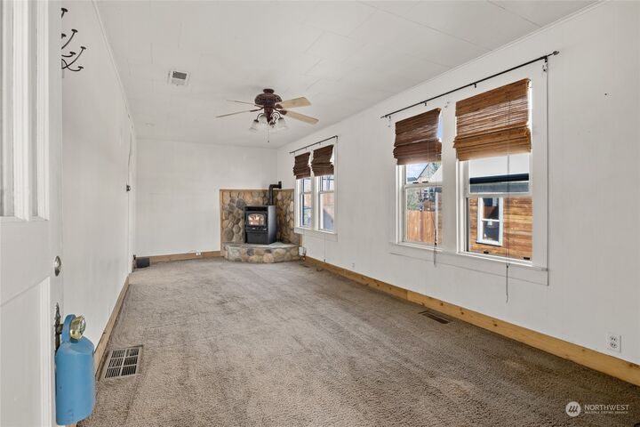 Property Photo: 551 3rd Street WA 98940