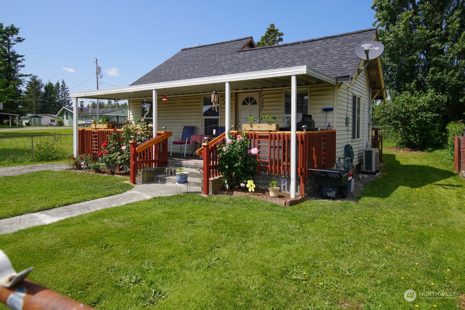 Property Photo:  610 Strandell Street  WA 98247 