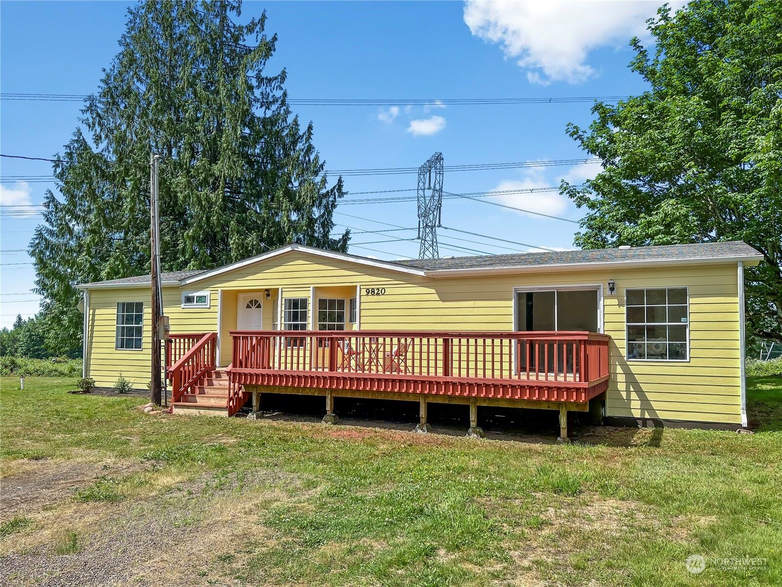Property Photo: 9820 205th Avenue SE WA 98290