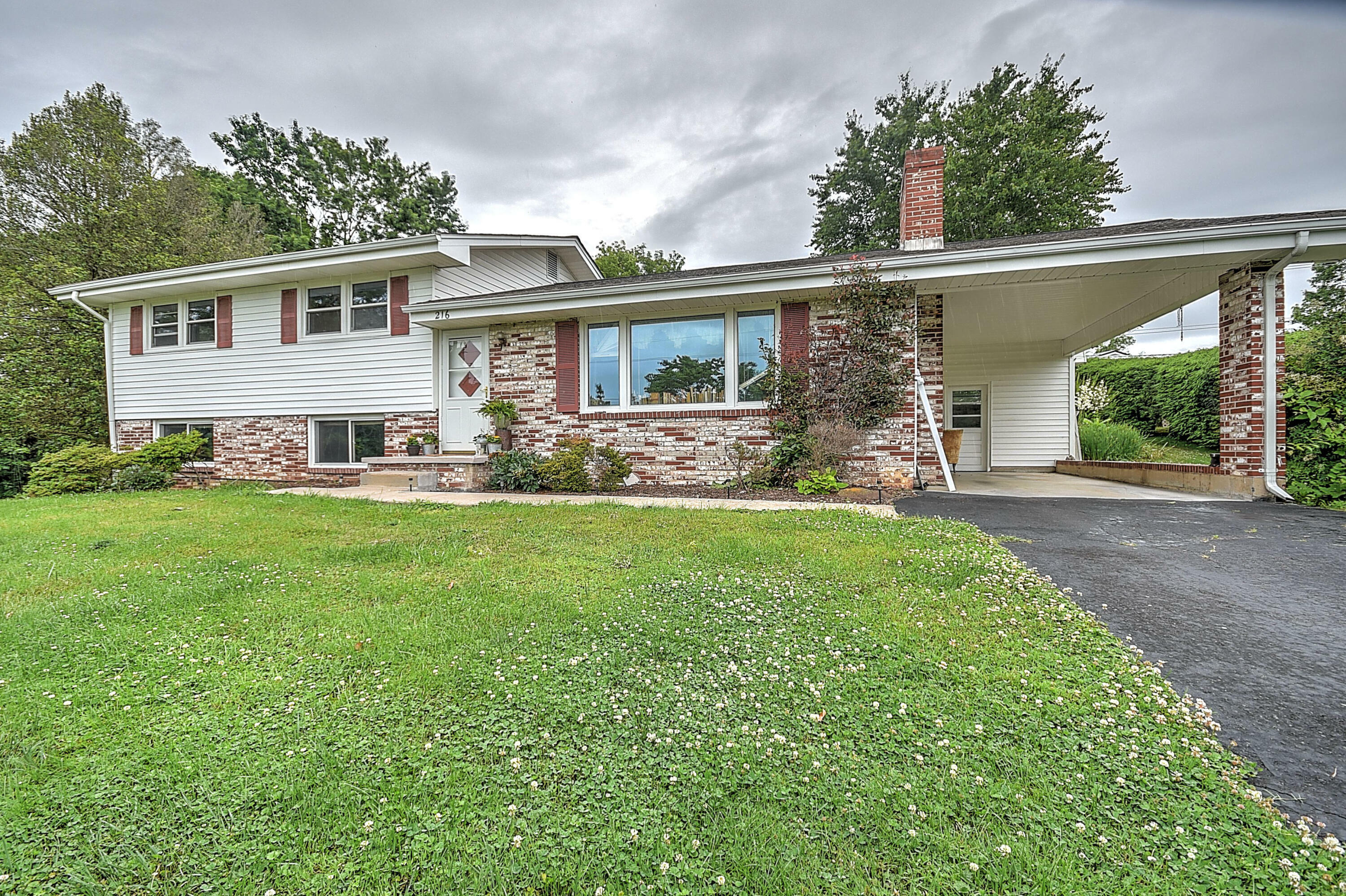 Property Photo:  216 Ash Lane  TN 37618 