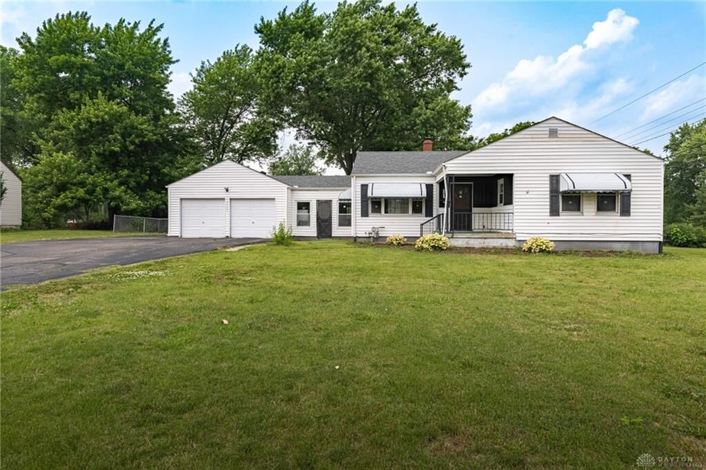 Property Photo: 2141 E Stroop Road OH 45429