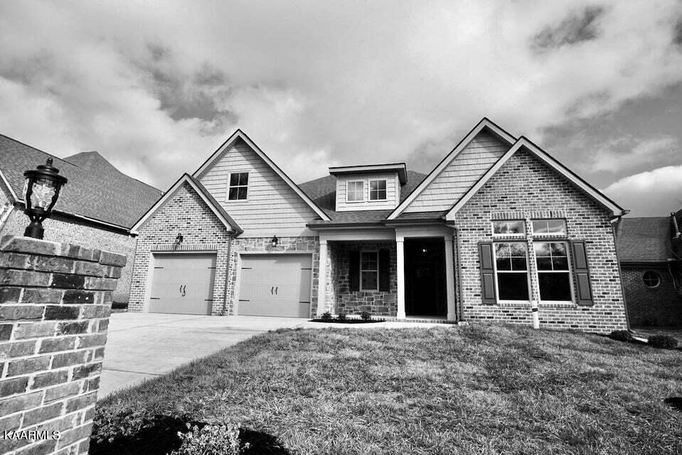 Property Photo:  376 Chimney Rock Drive  TN 37771 