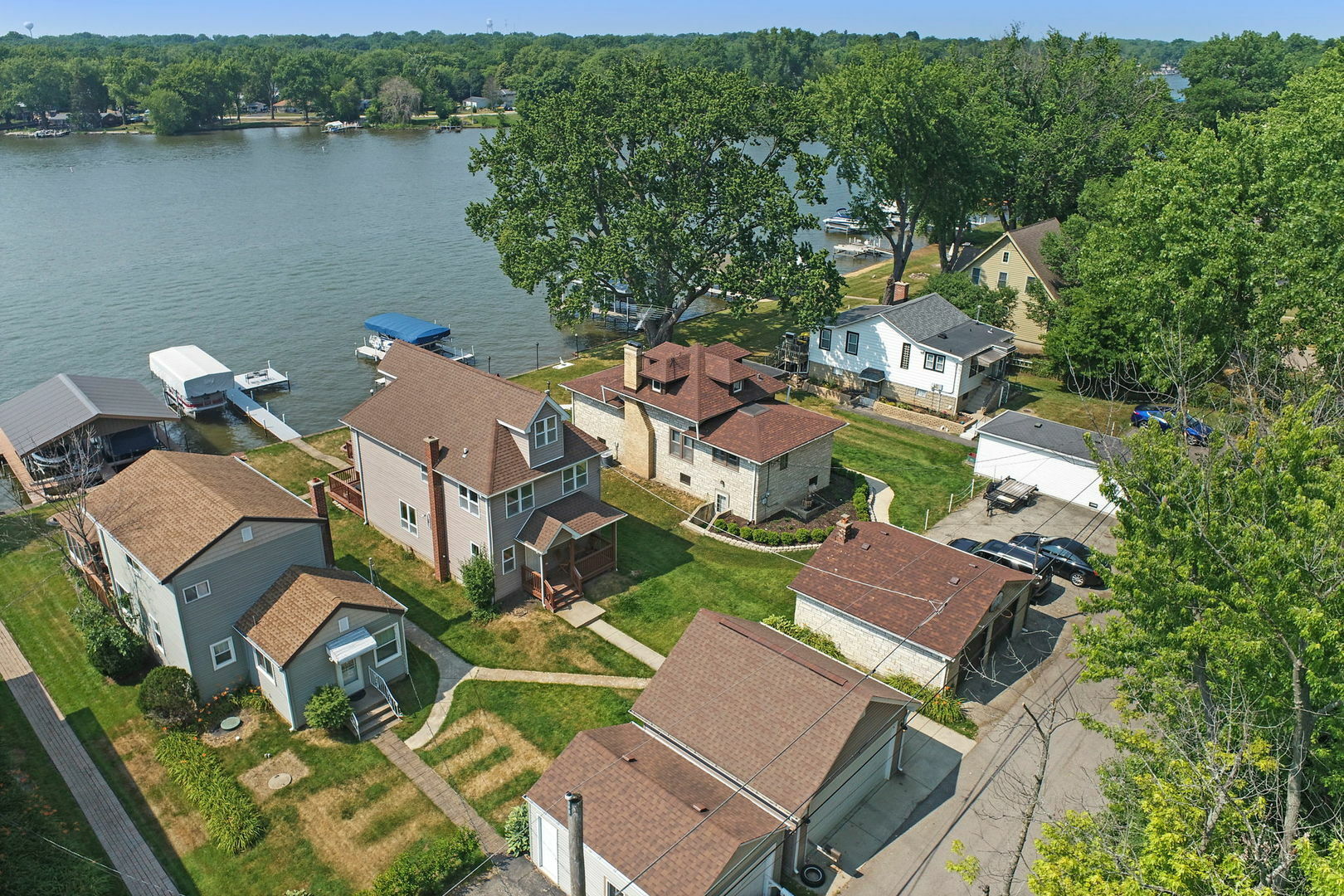 Property Photo:  1118 River Terrace Drive  IL 60051 