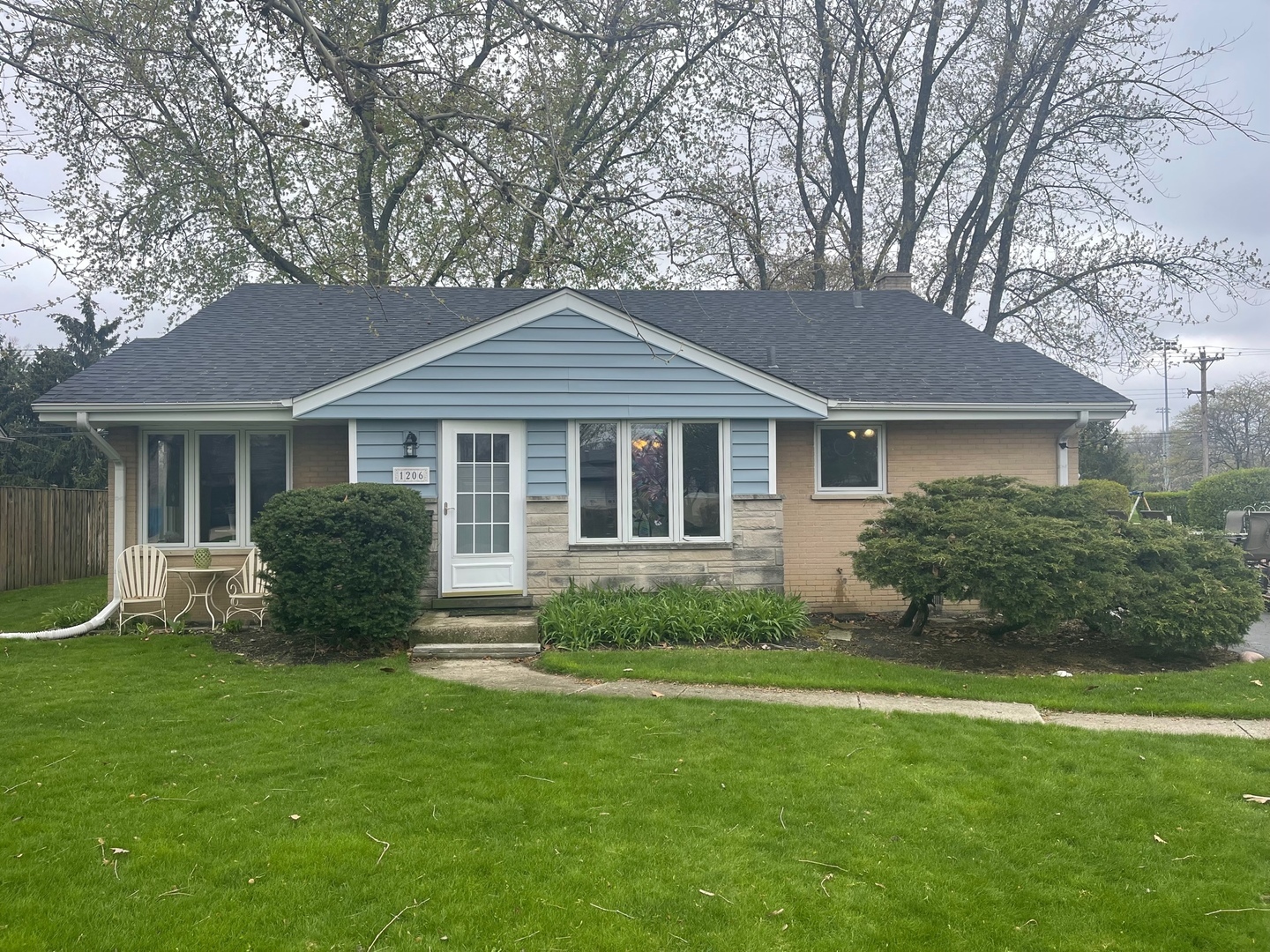 Property Photo:  1206 Longmeadow Drive  IL 60025 