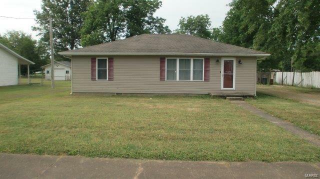 Property Photo:  206 East Beech St.  MO 63868 