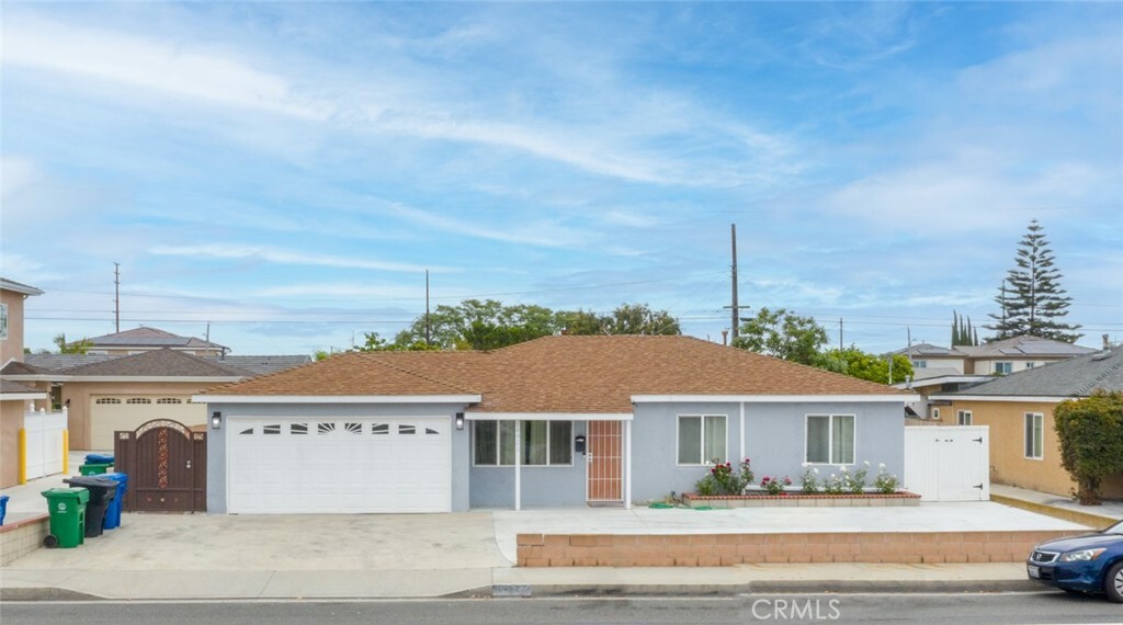 Property Photo:  14922 Newland Street  CA 92655 