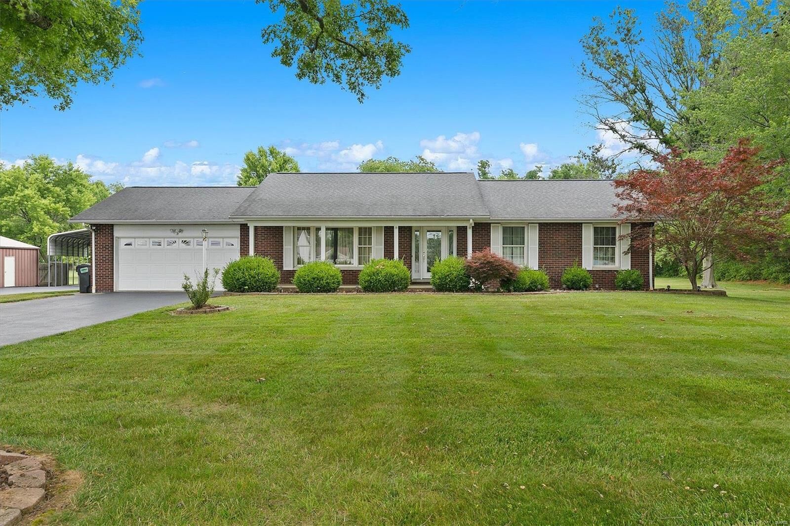 Property Photo: 346 Kyle Road IL 62269