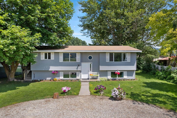 405 S Bernard St  Chewelah WA 99109 photo