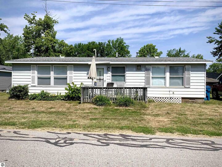 131 Ismond Road  Houghton Lake MI 48629-4862 photo