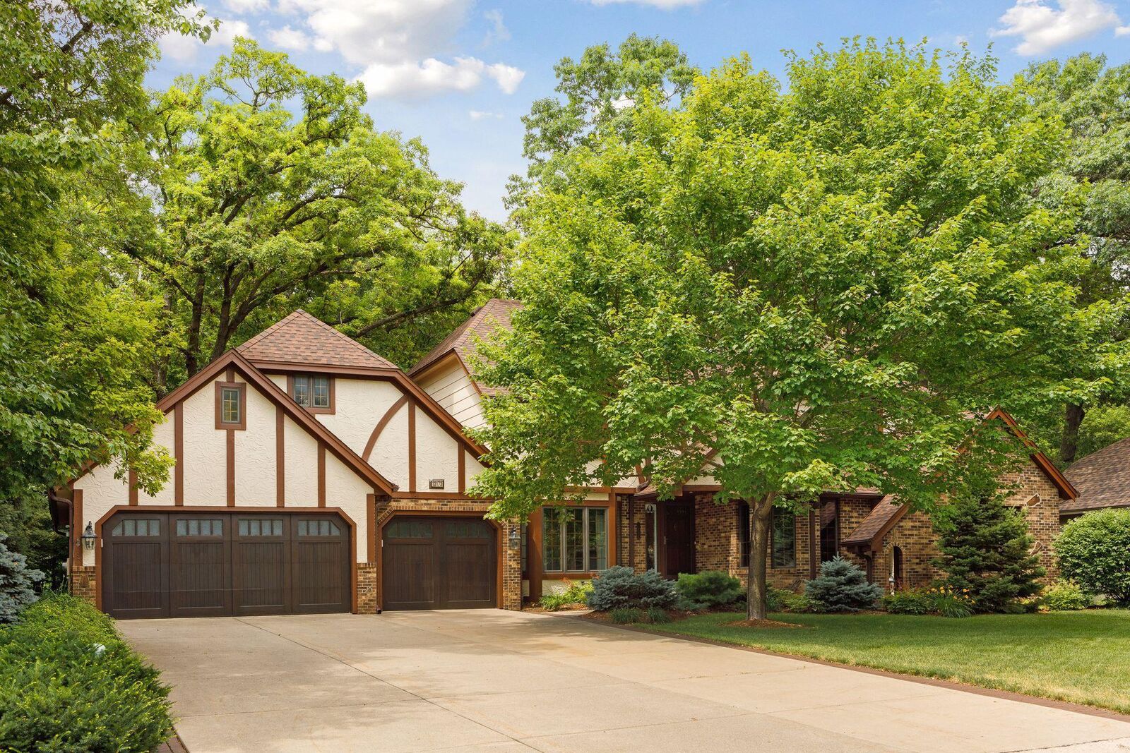 Property Photo: 13173 Heritage Way MN 55124