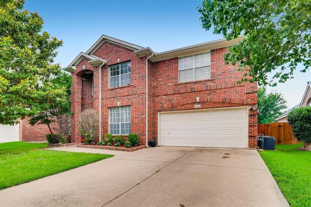 Property Photo: 5545 Murton Place TX 76137