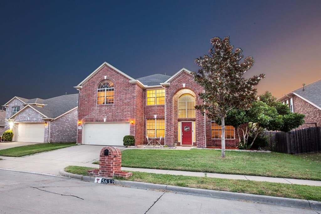 Property Photo:  5637 Meadows Way  TX 76180 