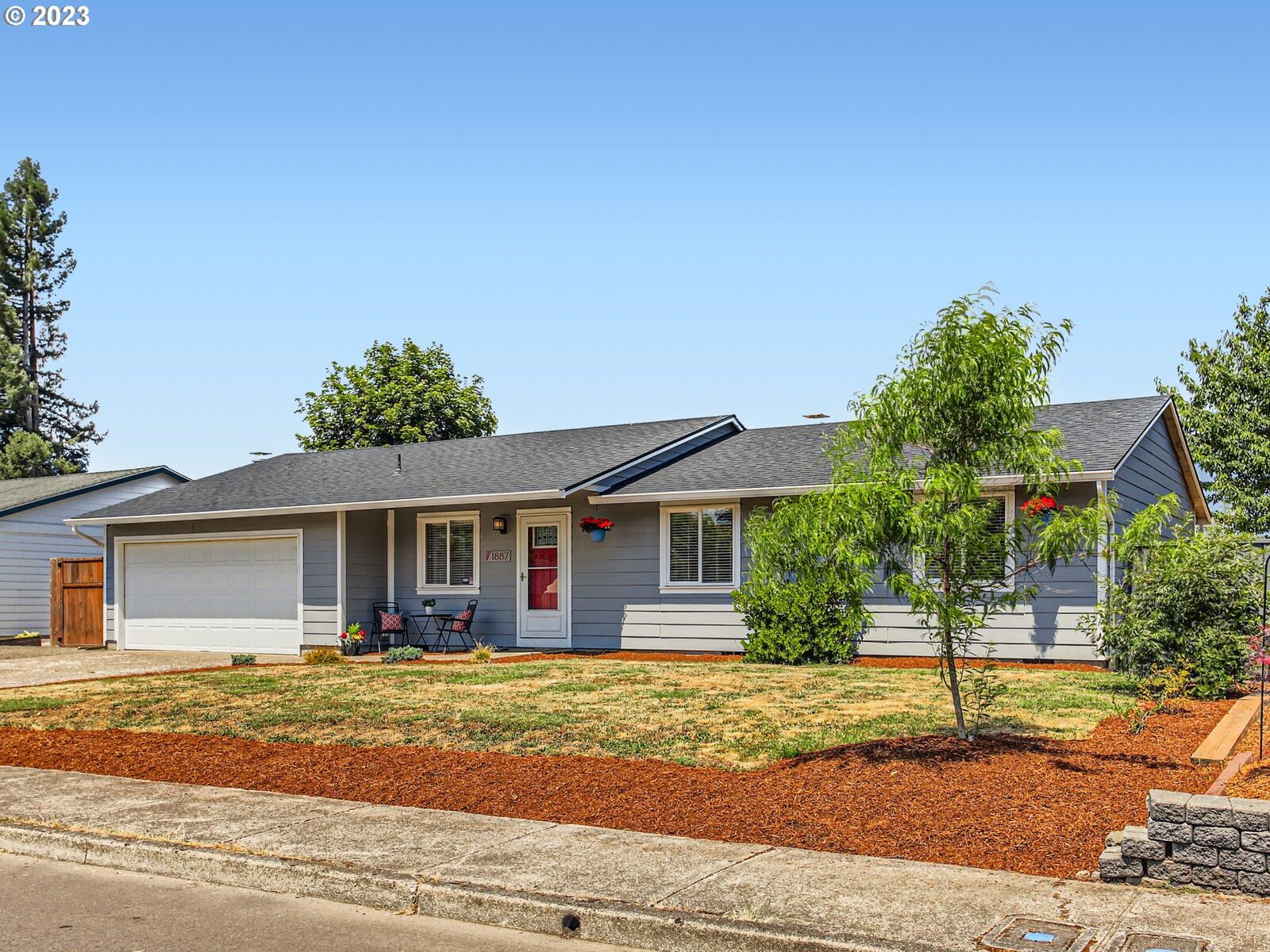 Property Photo:  1887 SE Gerhard Dr  OR 97123 