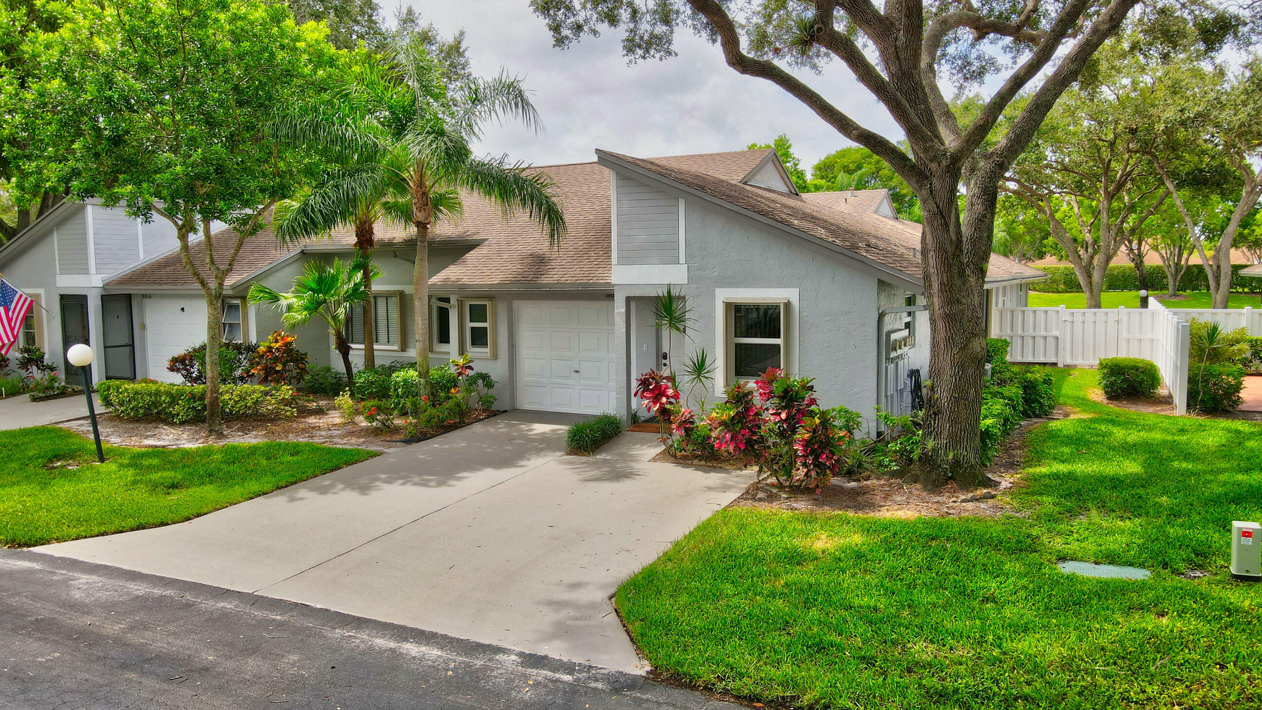 Property Photo:  8620 Flamingo Drive  FL 33496 