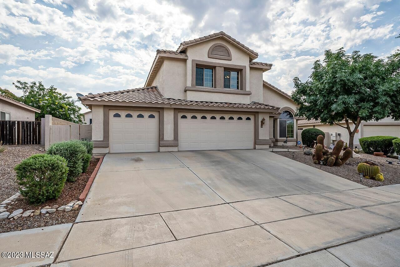 Property Photo:  72 W Saddle Horse Lane  AZ 85755 