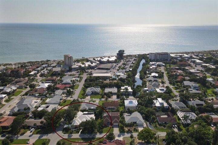 Property Photo:  626 Hibiscus Drive  FL 34285 