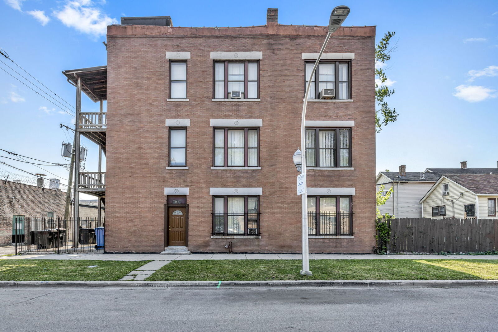 Property Photo: 328 N Karlov Avenue IL 60624