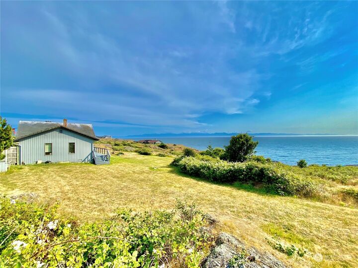 Property Photo:  155 Land'S End Lane  WA 98250 