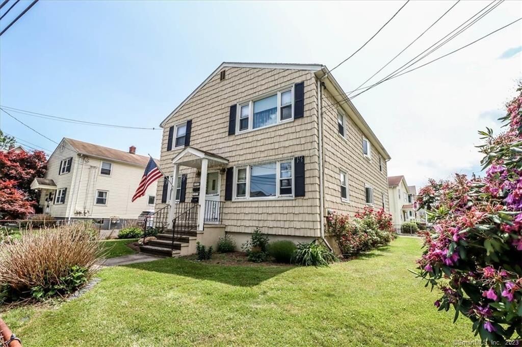 Property Photo:  55 Villa Place  CT 06825 