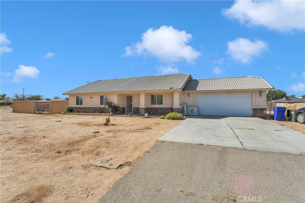 Property Photo:  20918 Sioux Road  CA 92308 