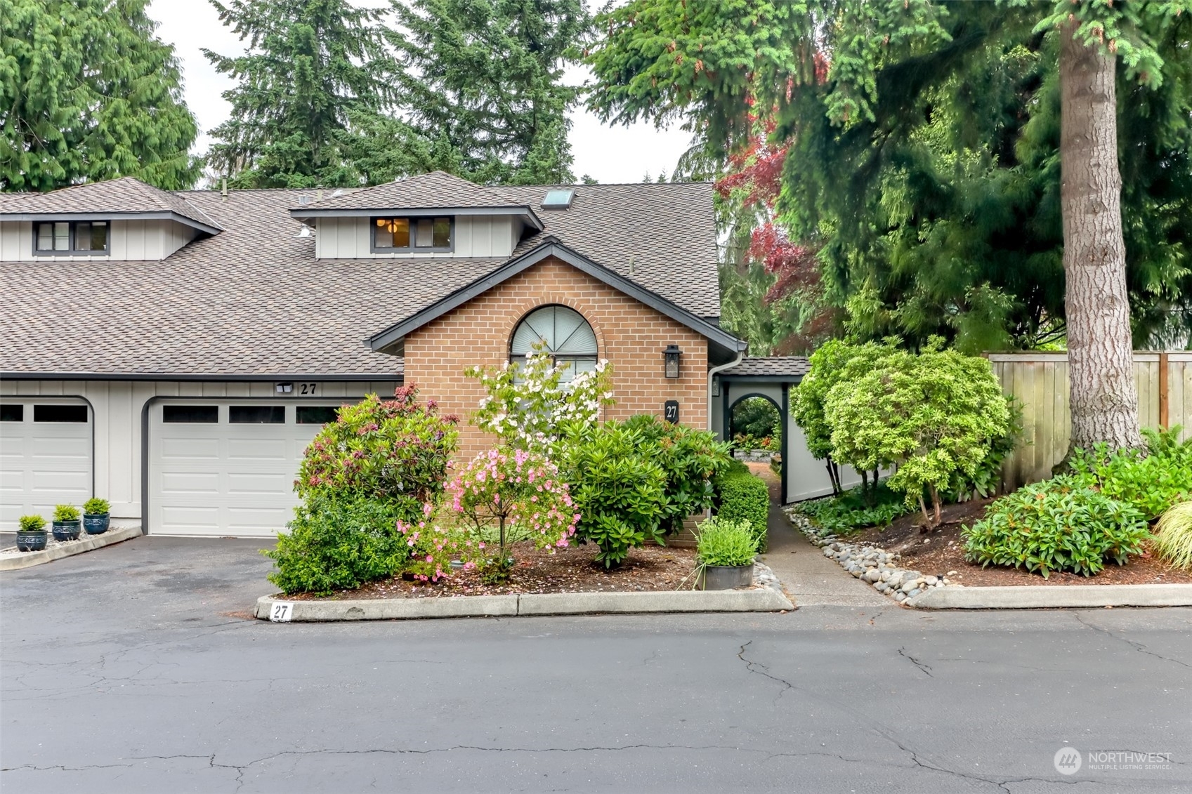 Property Photo:  14300 Trillium Blvd SE 27  WA 98012 