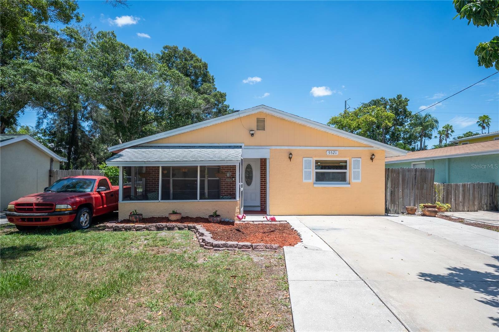 Property Photo:  5521 Crissman Drive N  FL 33714 