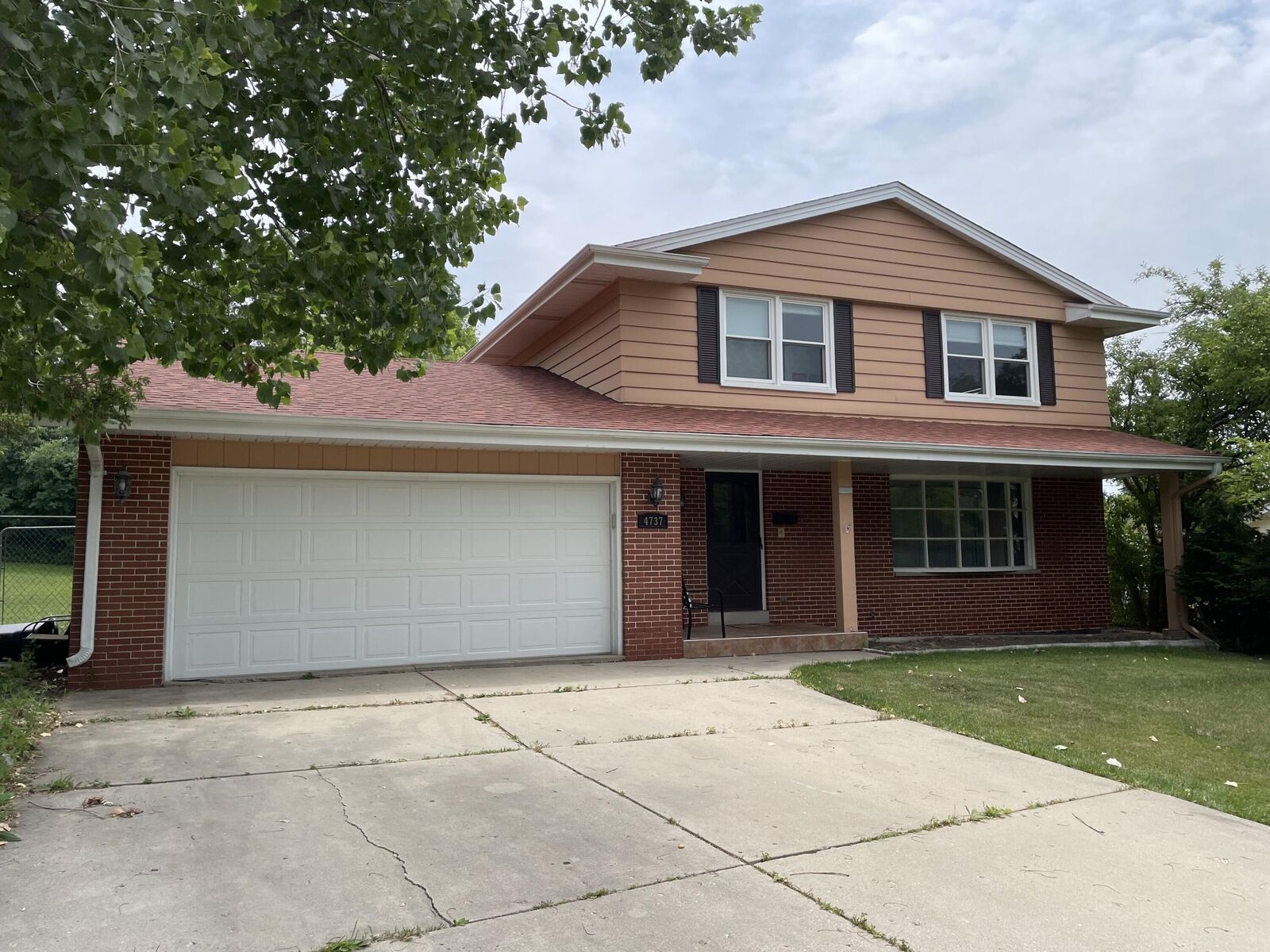 Property Photo: 4737 Sycamore St WI 53129