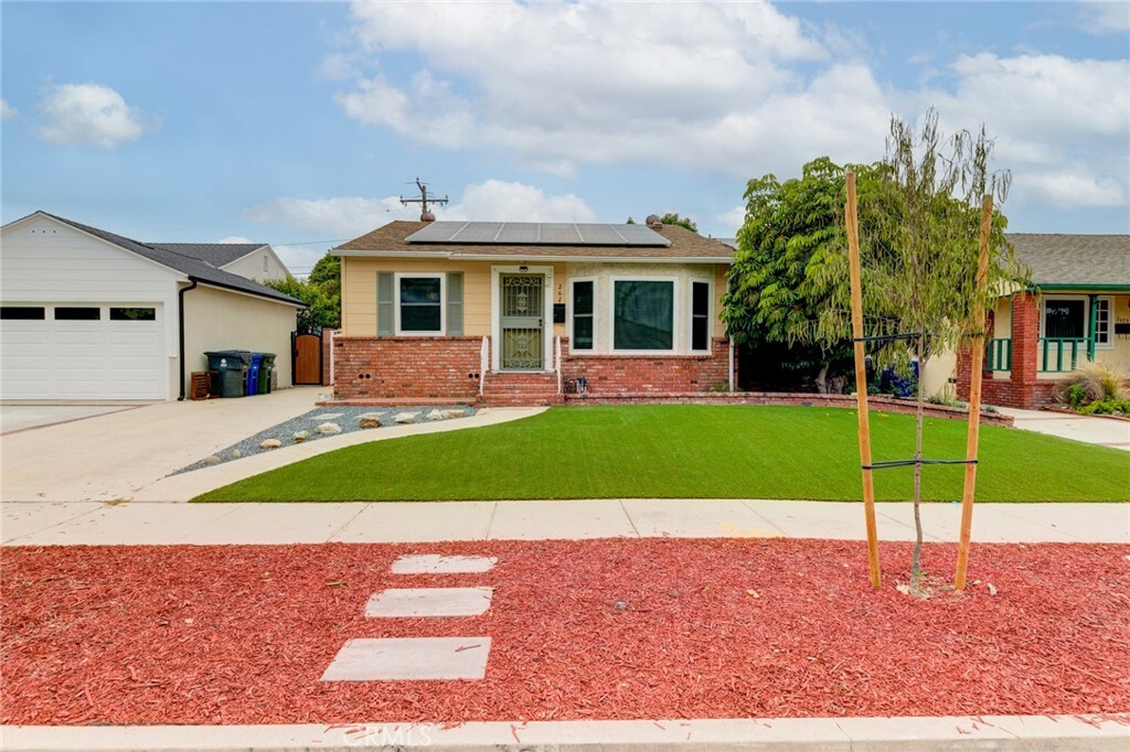 Property Photo:  2623 Deerford Street  CA 90712 