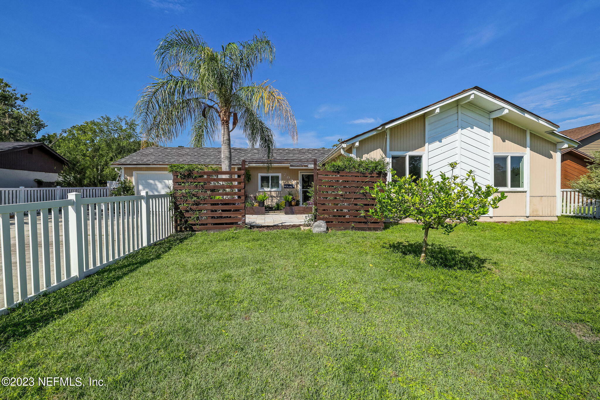 Property Photo:  7094 Beechfern Lane S  FL 32244 