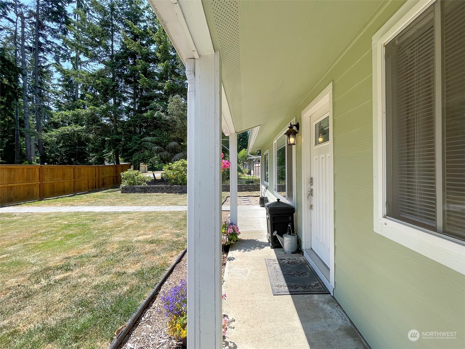 Property Photo:  140 El Camino Drive  WA 98382 