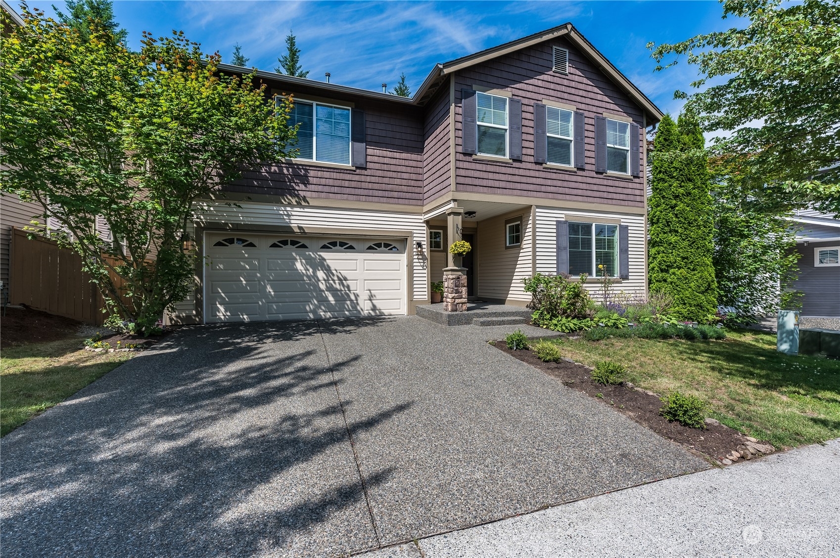Property Photo: 9003 Venn Avenue SE WA 98065