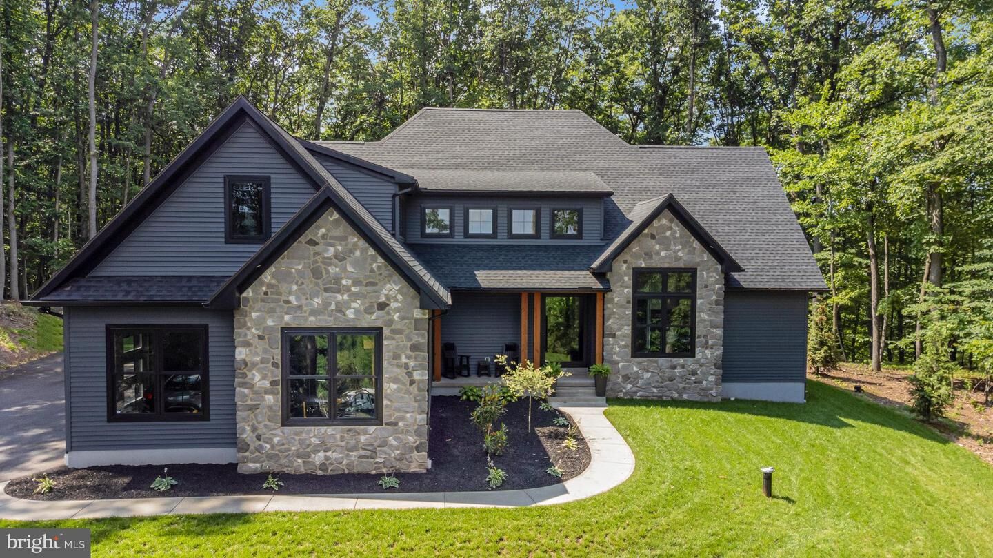 Property Photo:  2054 Church Road  PA 17036 